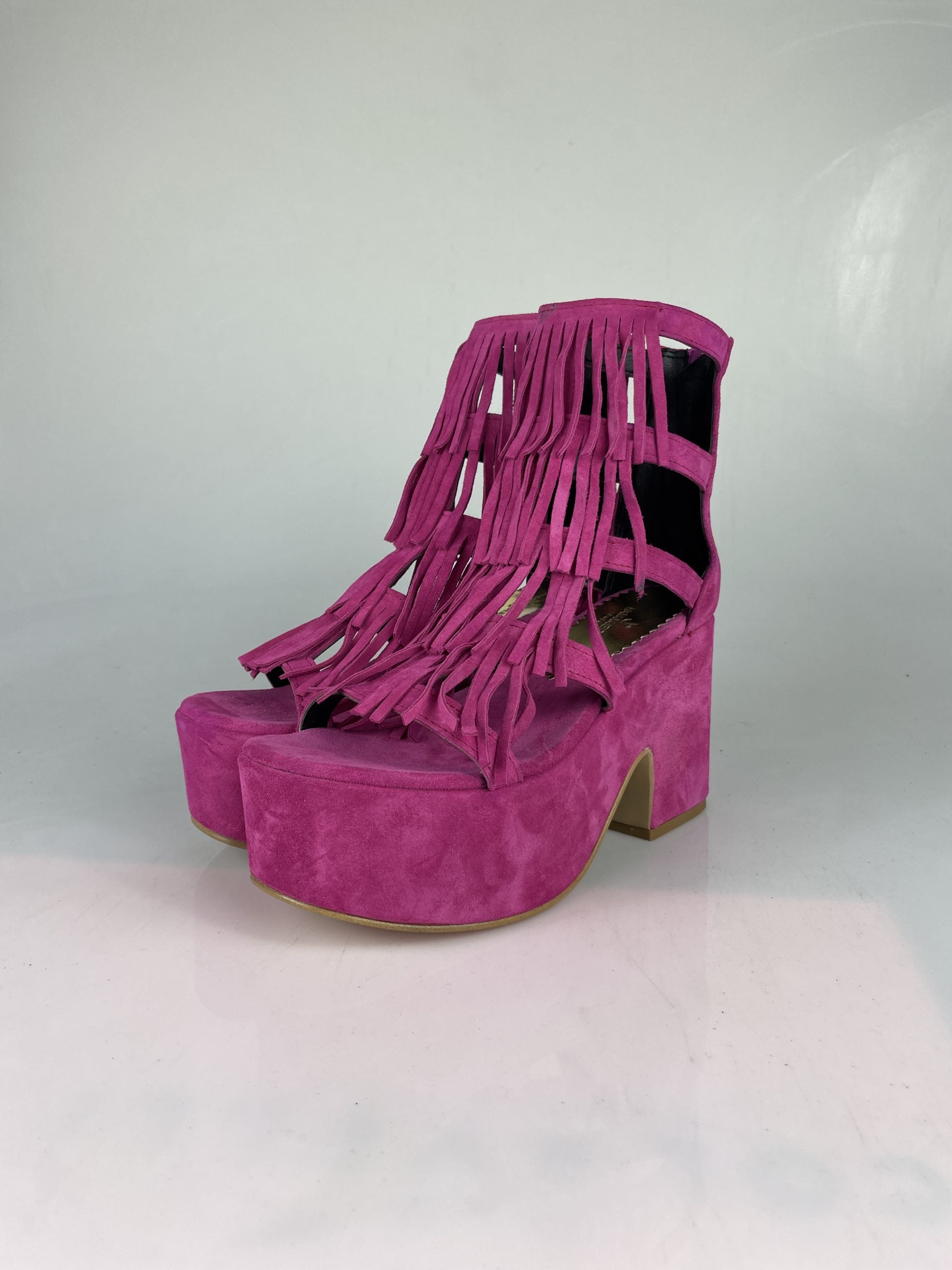Fuchsia suede Cuba