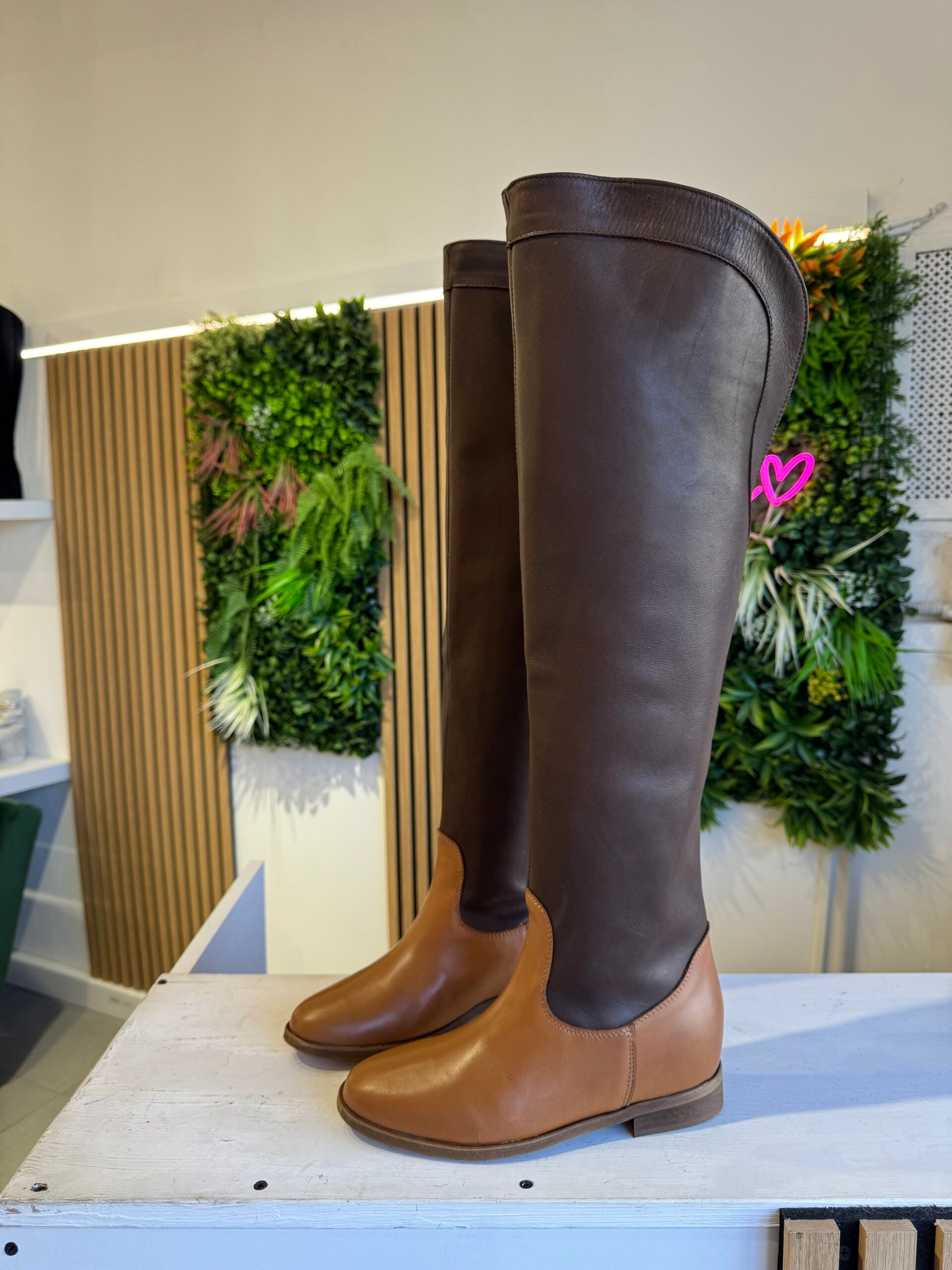 Fury leather/chocolate