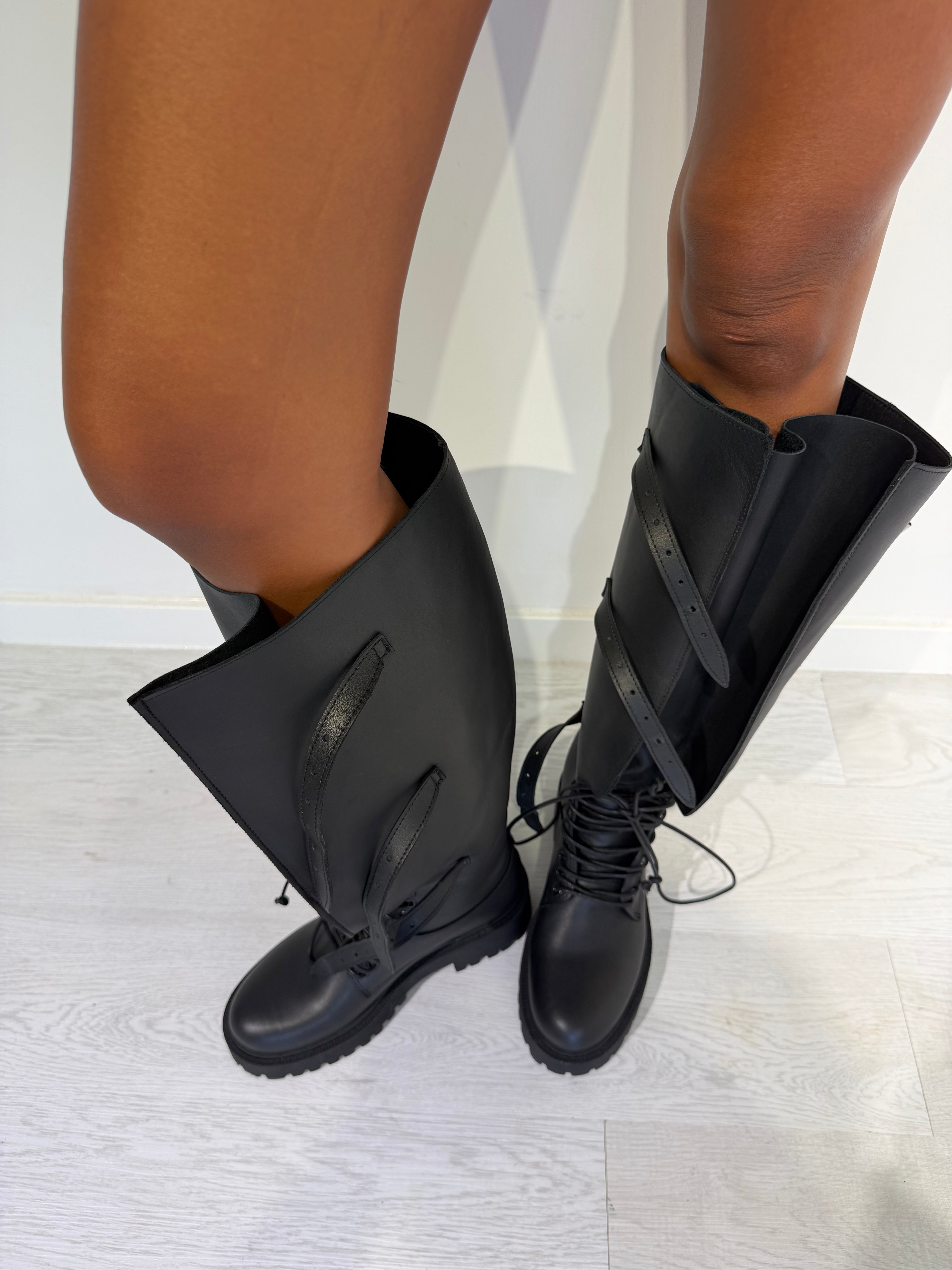 Anfibio boomerang500 pelle nero