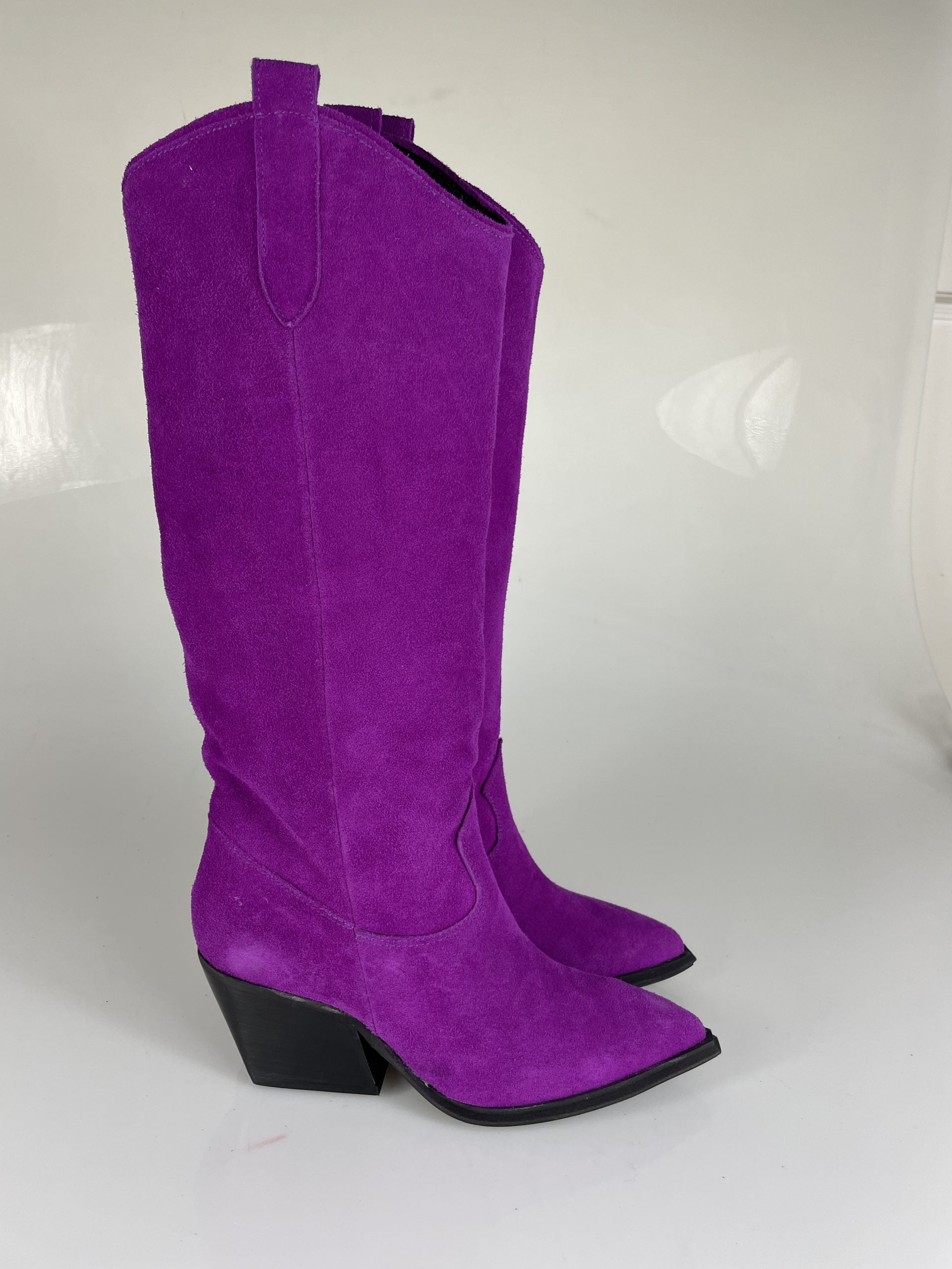 Ascanio fuchsia suede 