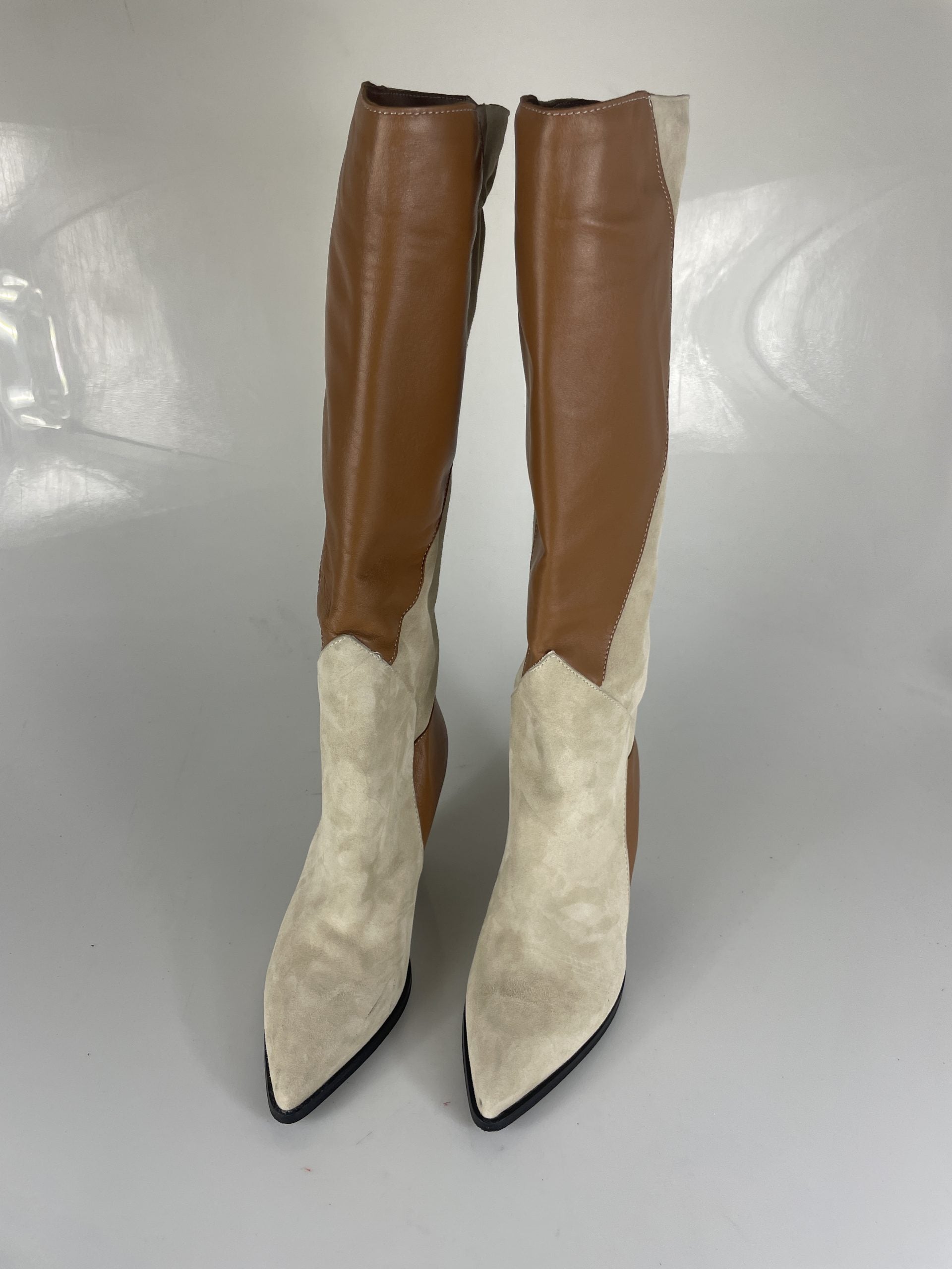 I31 bis beige leather