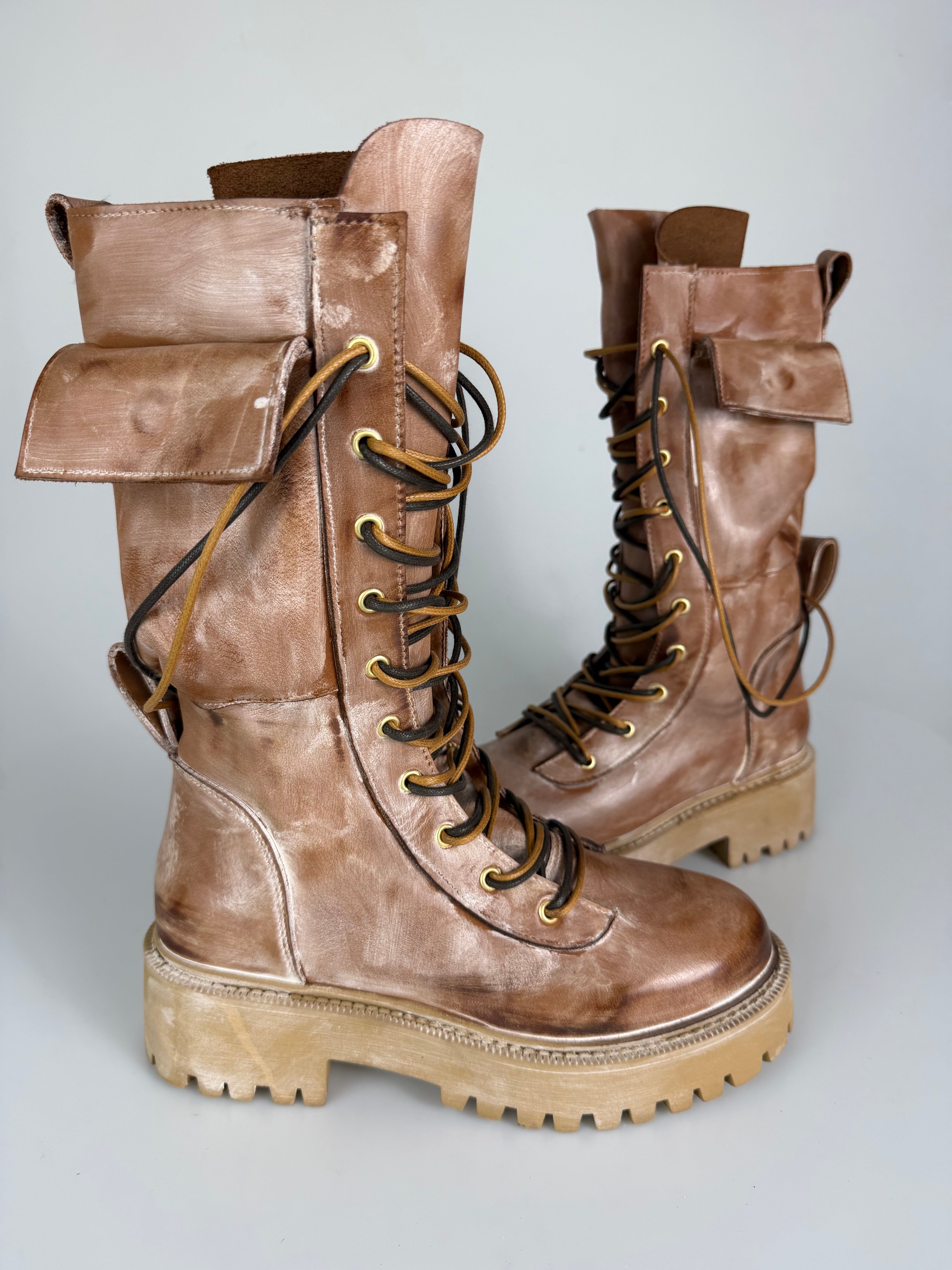 Anfibio ginny pelle sporcata cuoio