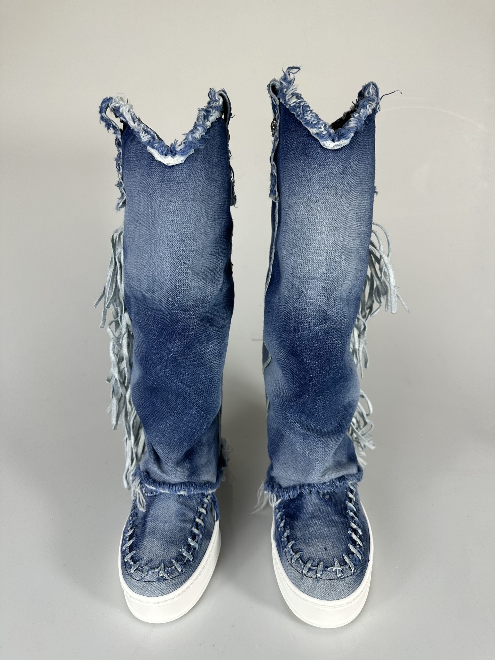 Vaqueros Euphoria lavados a la piedra con roturas de hielo