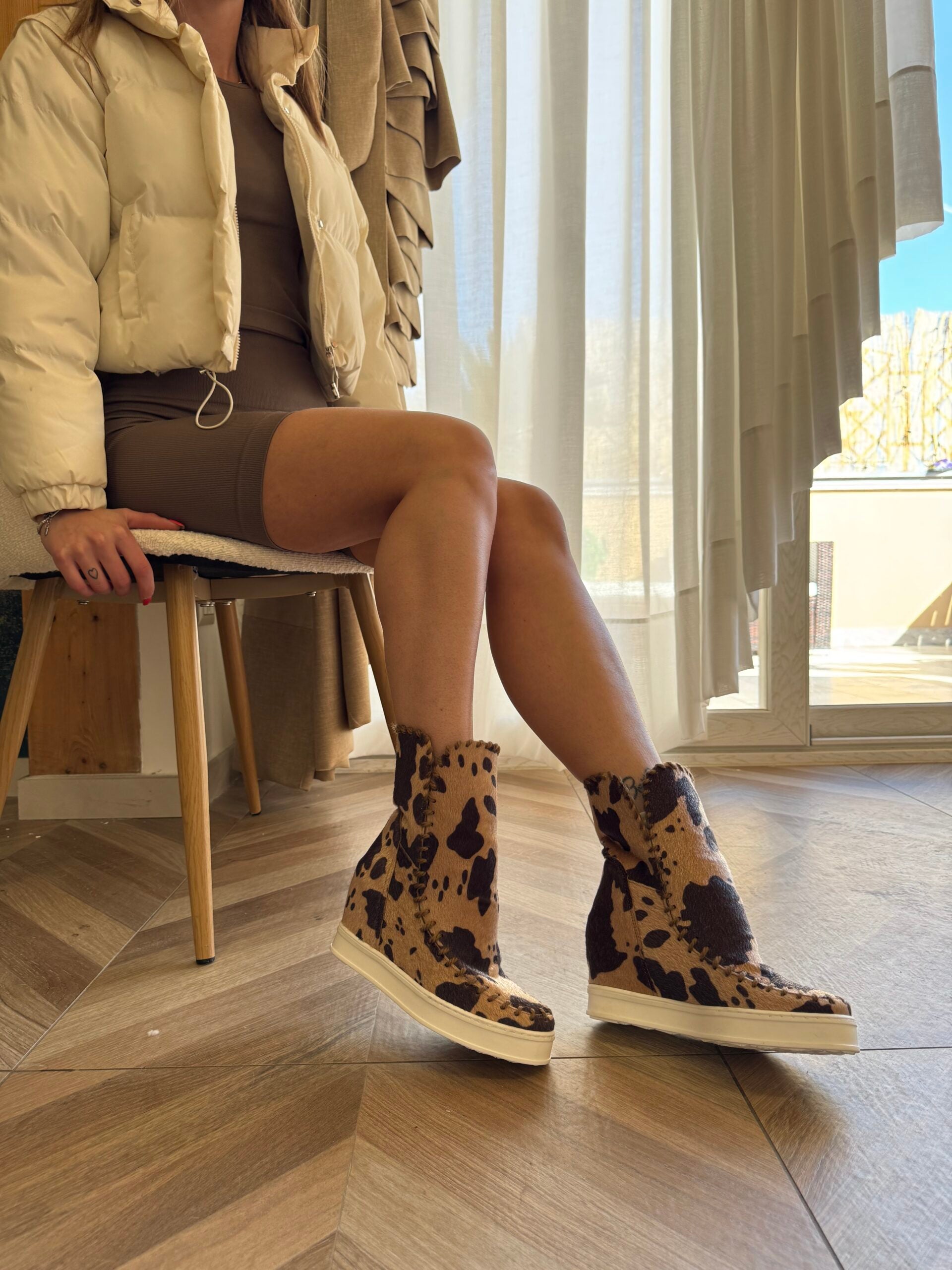 Louu beige cow