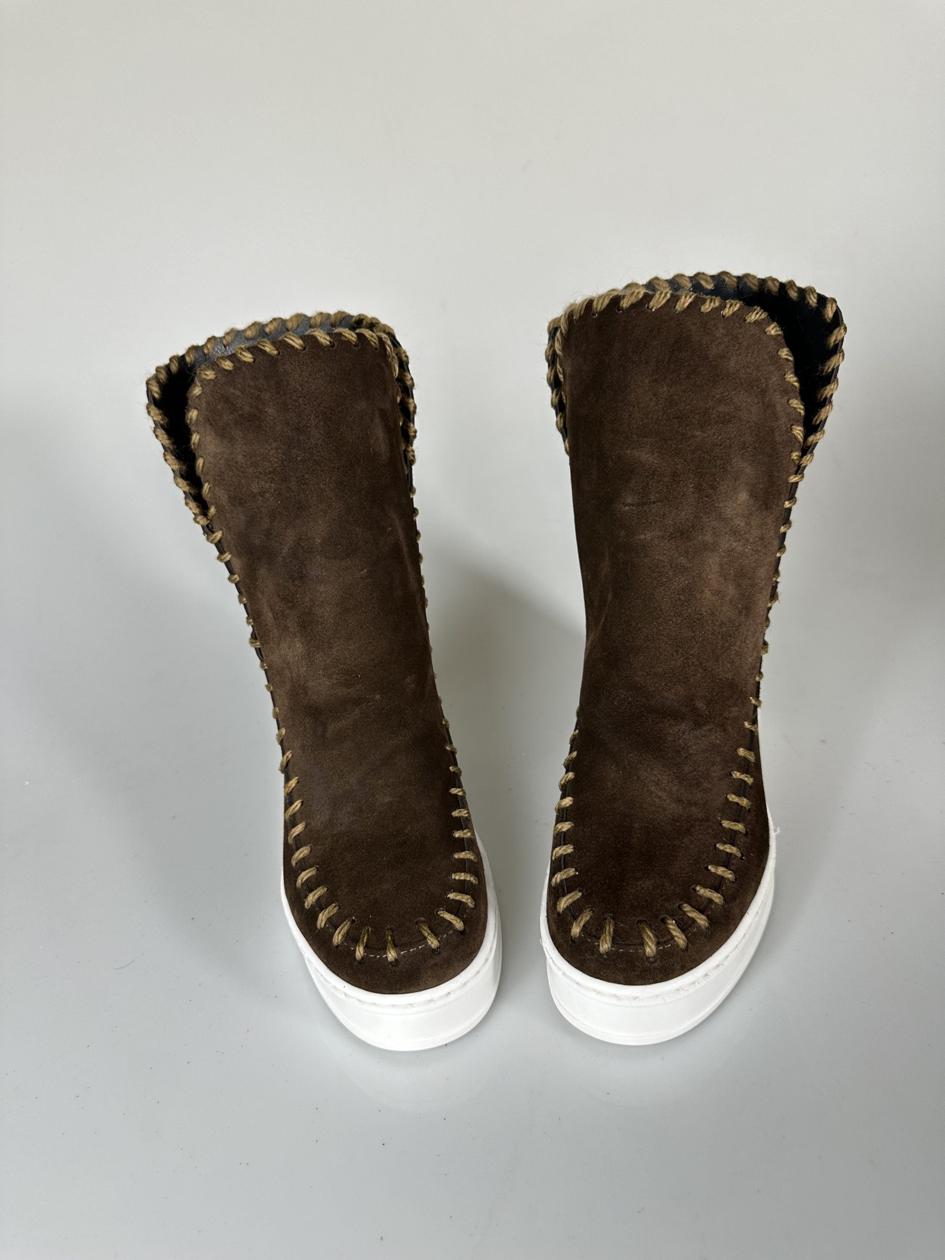 Louu chocolate suede NEW