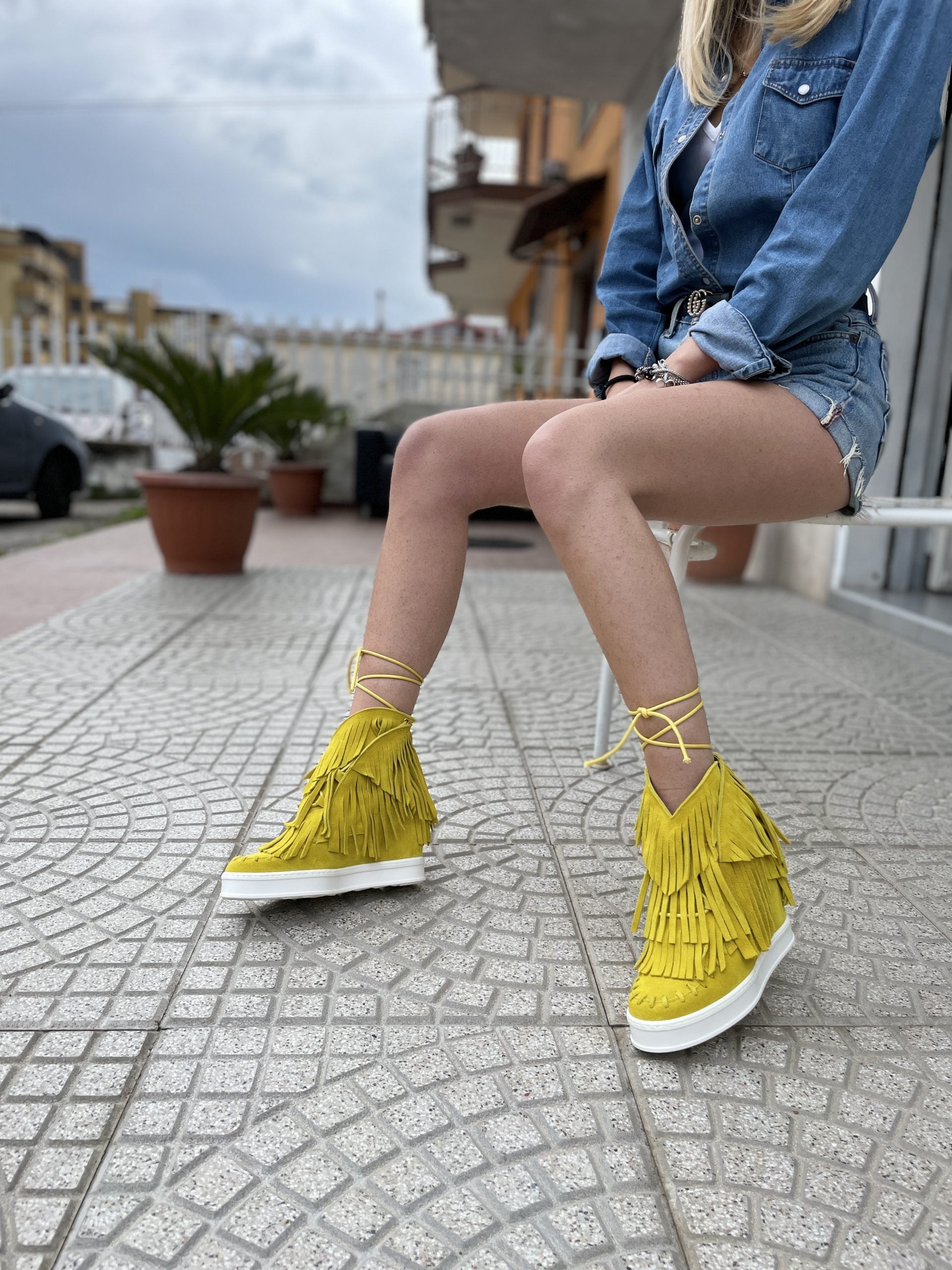 Full up Aquila suede