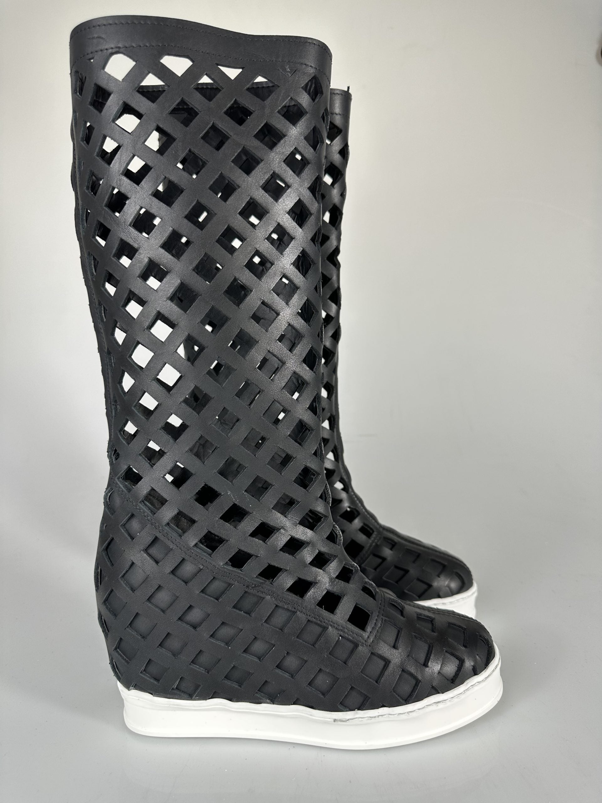 Cannes cuero negro