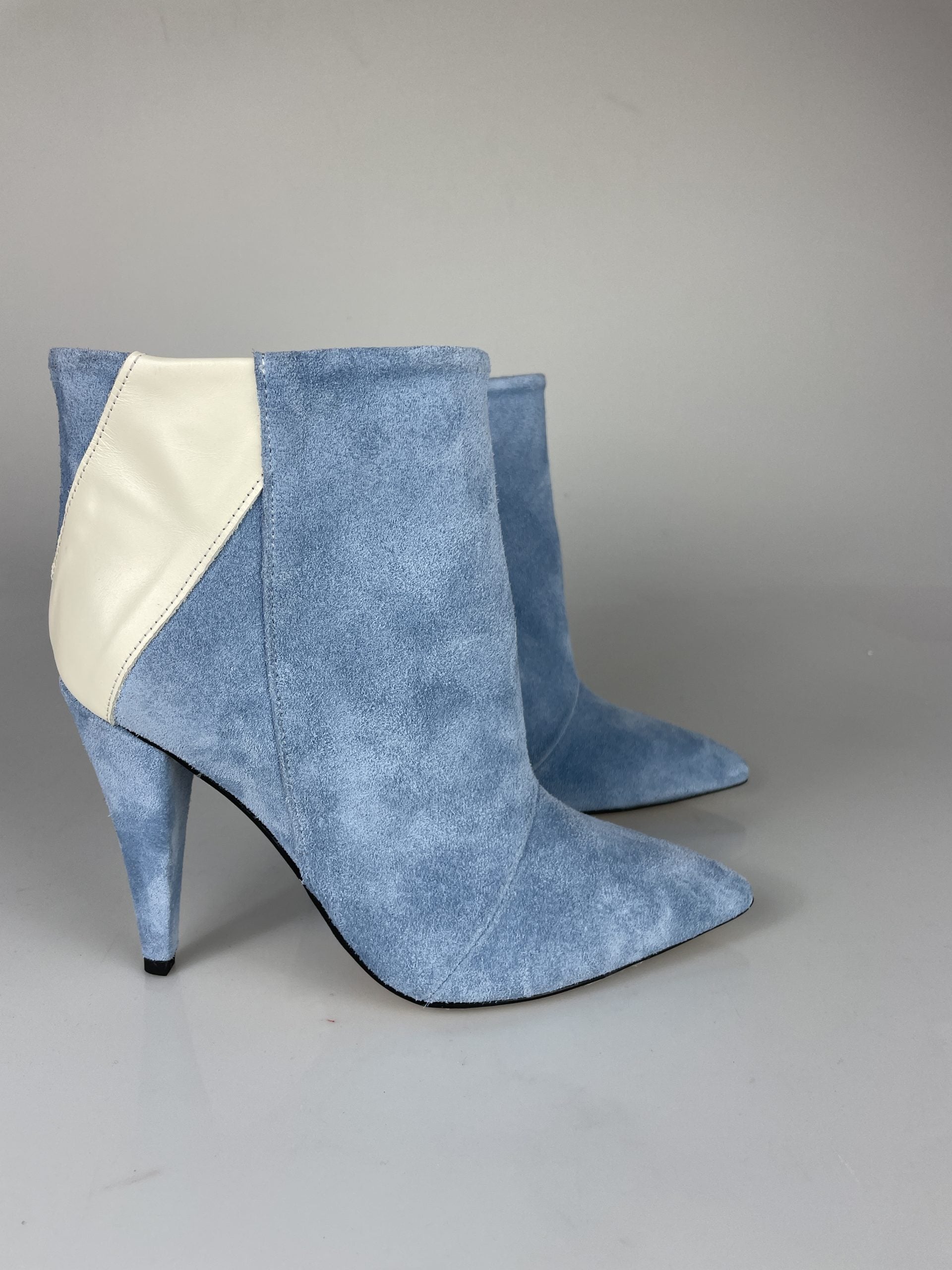 Sasha light blue suede