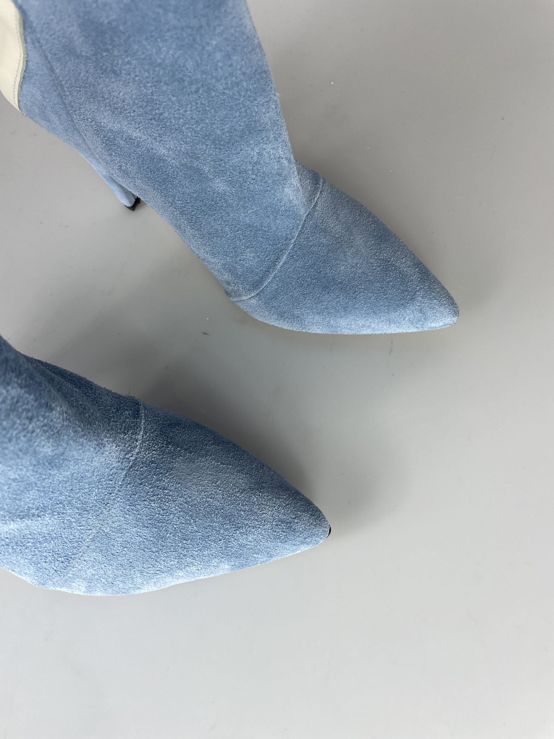 Sasha light blue suede