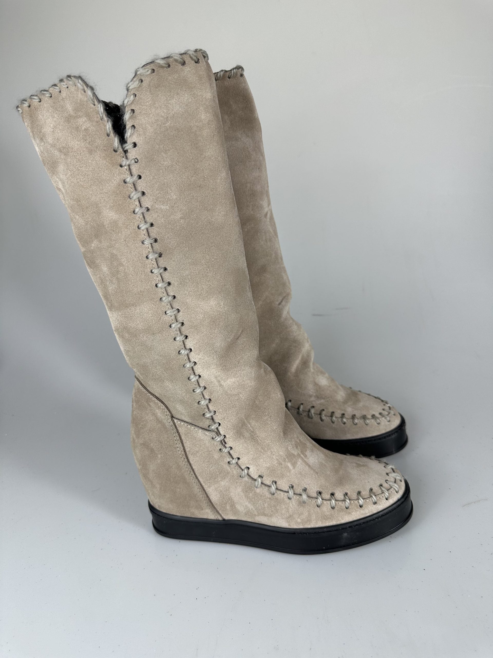 Louu high cam beige suela negra