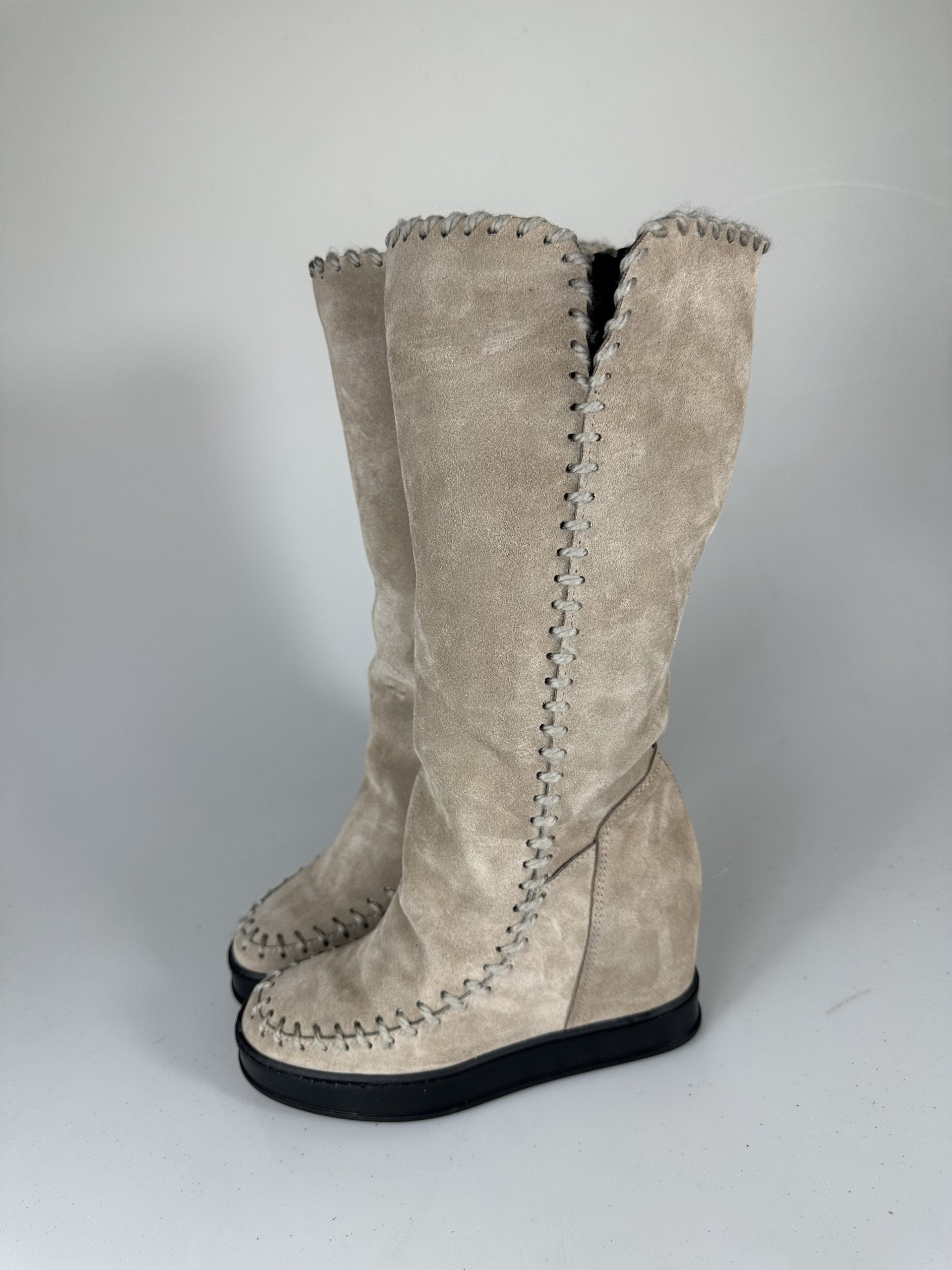 Louu high cam beige suela negra