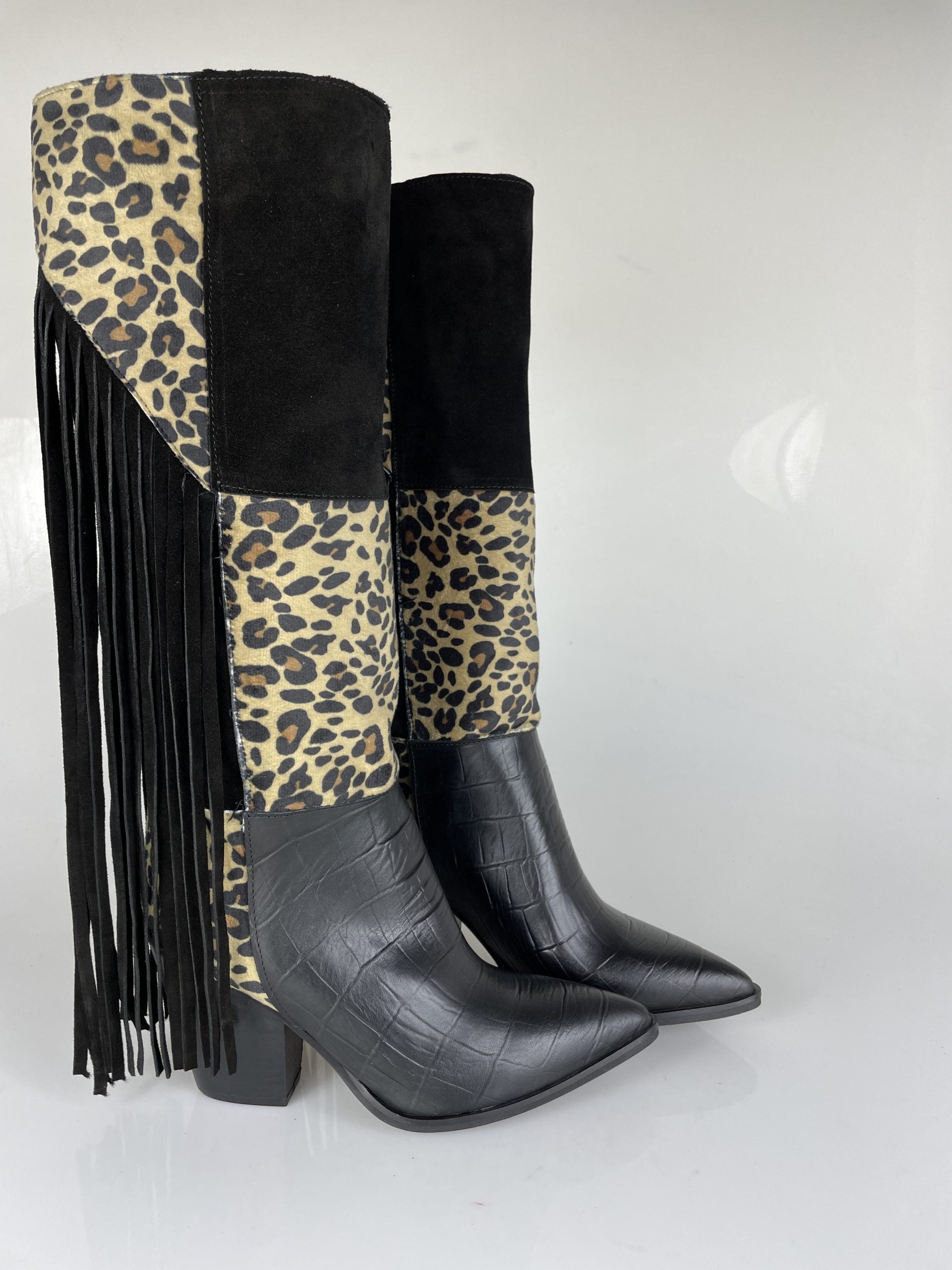 Black spotted Caesar camperos