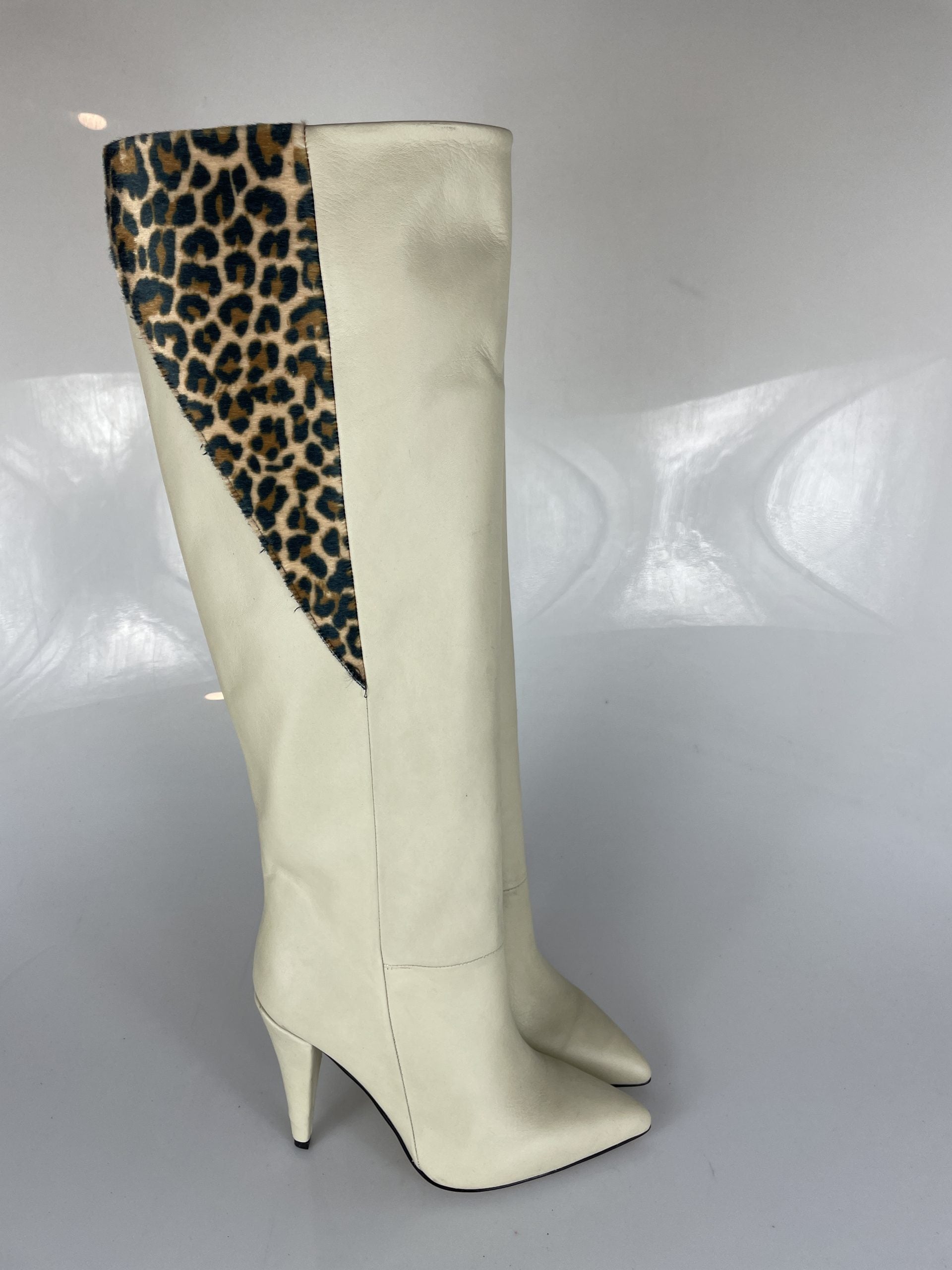 Karma spotted cream leather