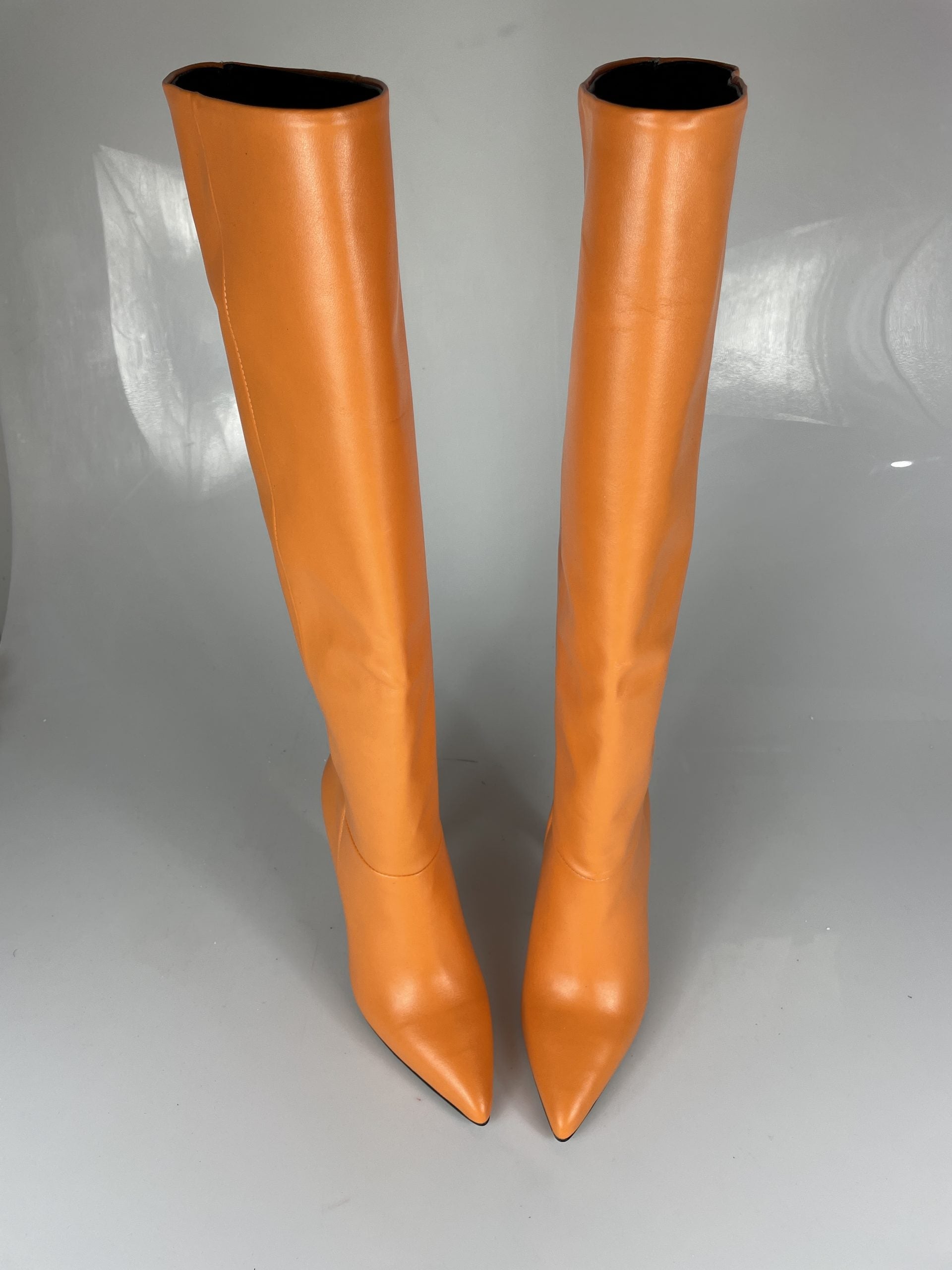 1578 orange leather