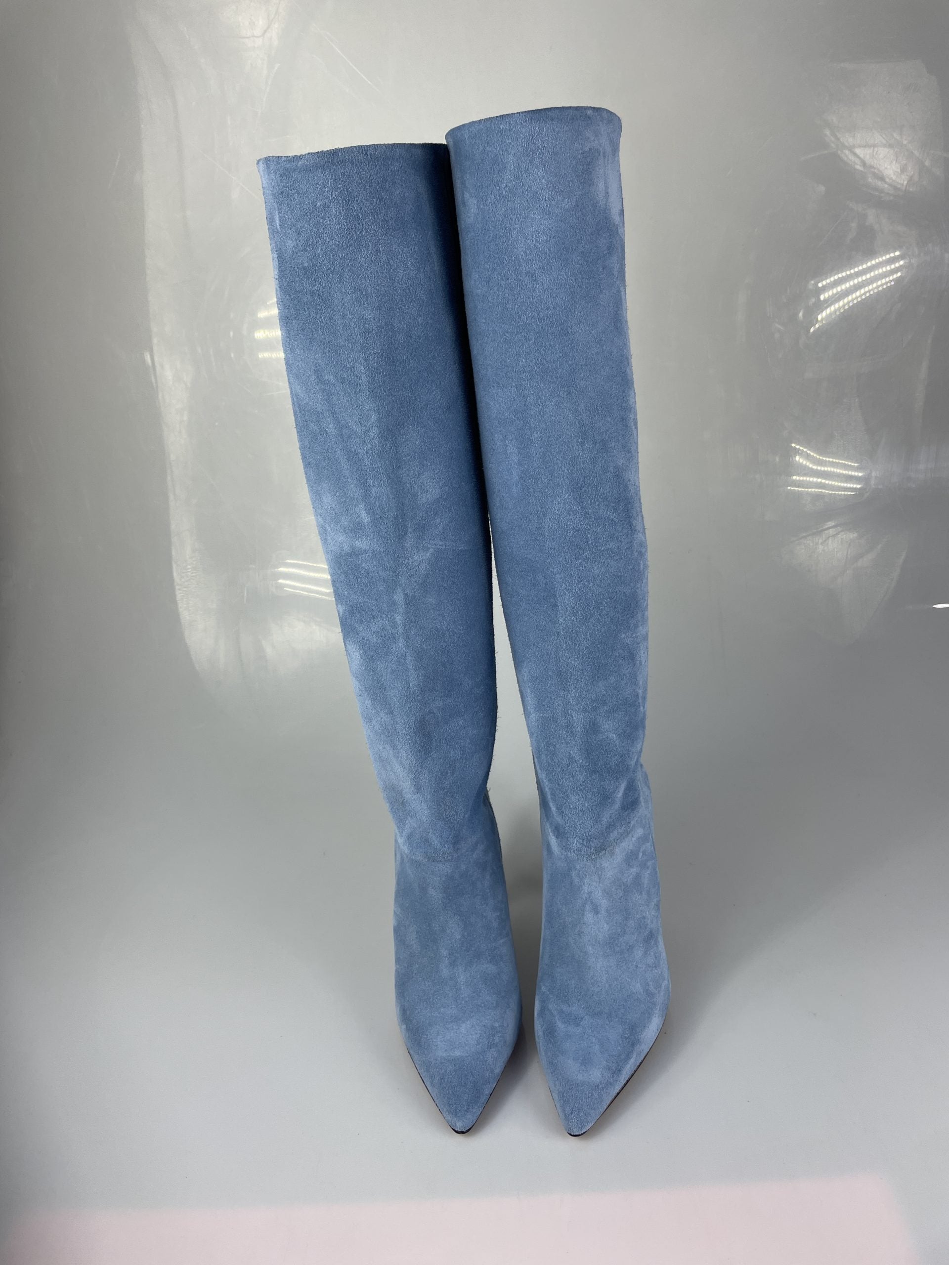 1578 turquoise suede